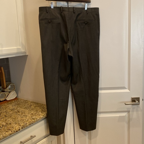 ZANELLA Men’s dark grey thin striped wool pants. Sz 38 waist and 28” inseam. - Picture 7 of 12